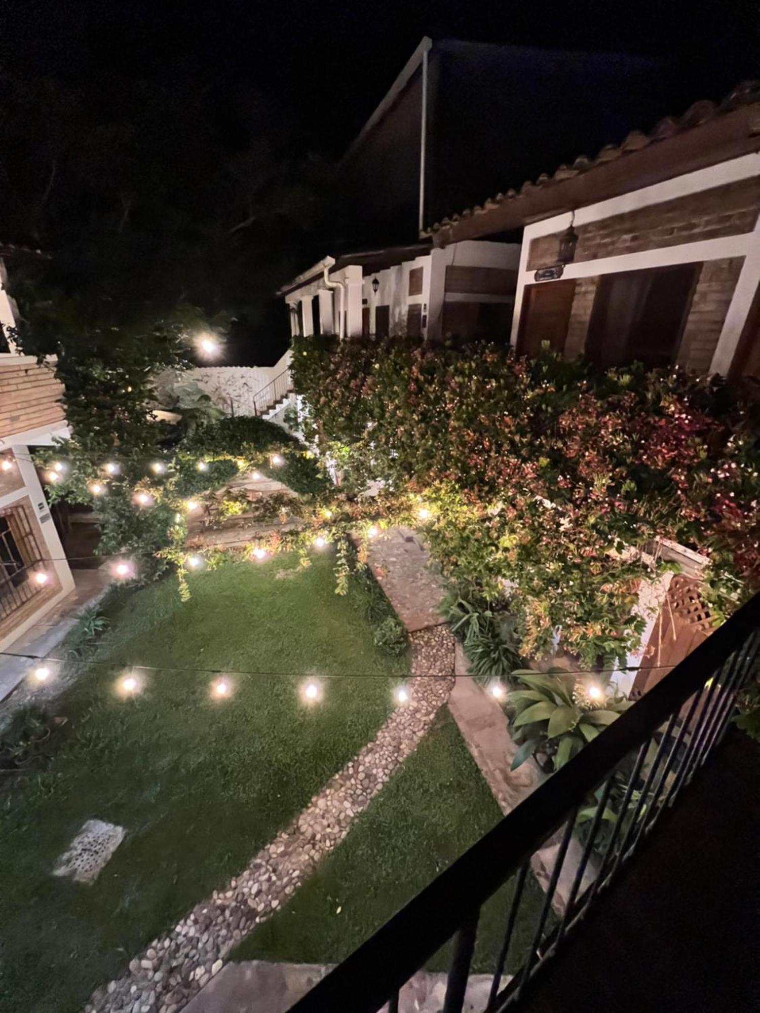 Jardin Cafe Hotel & Restaurant Грасиас Экстерьер фото