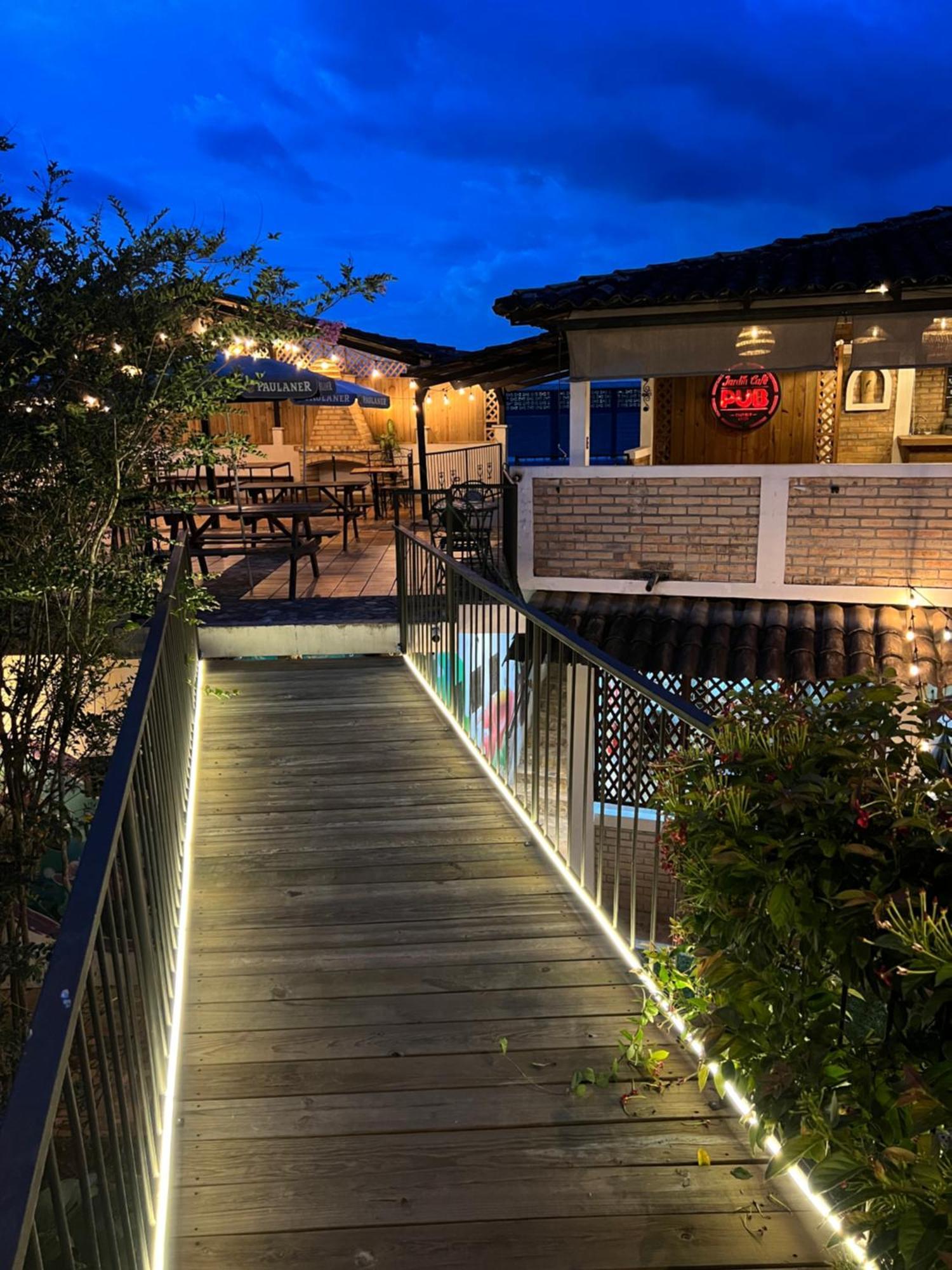 Jardin Cafe Hotel & Restaurant Грасиас Экстерьер фото
